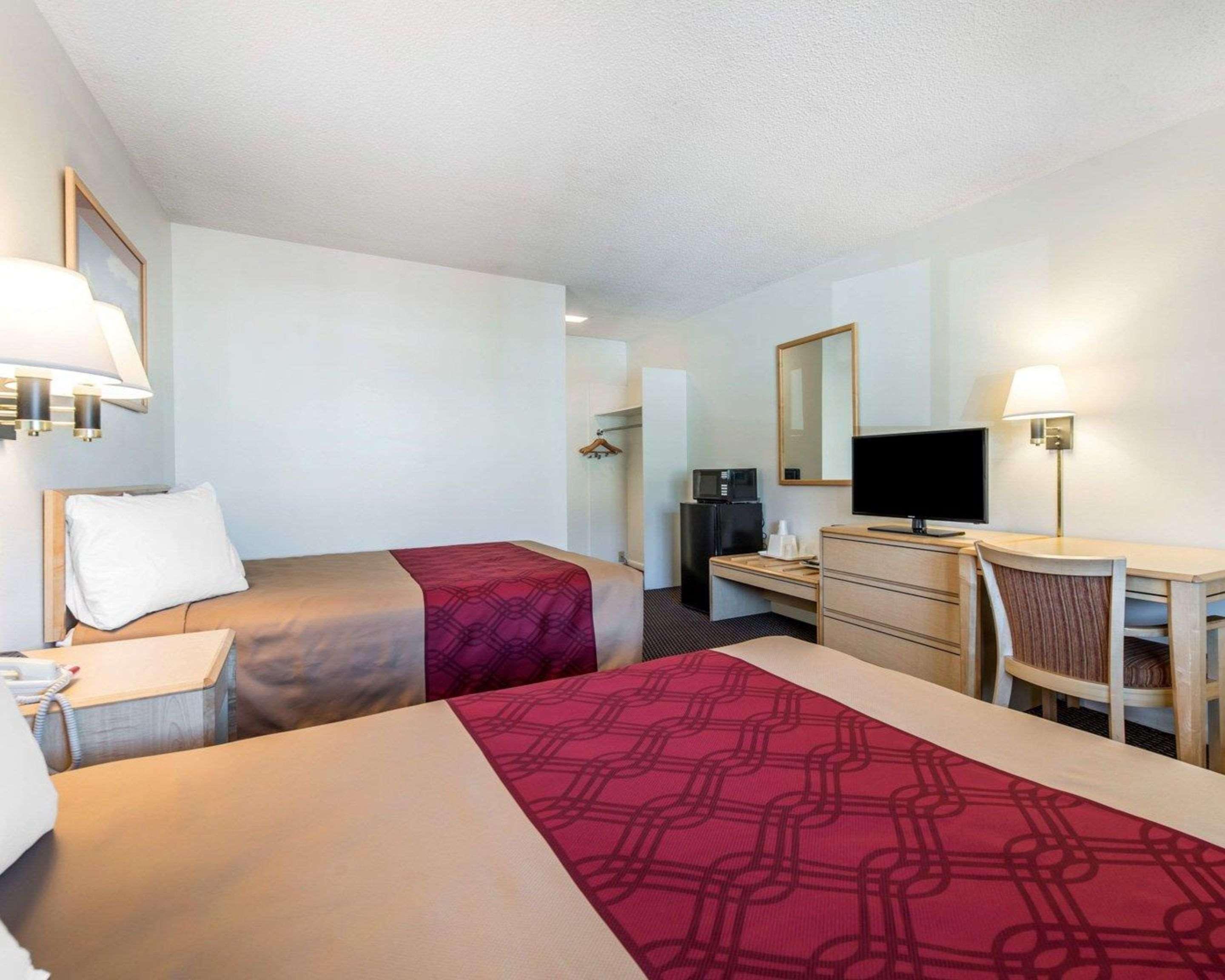Lodge Econo Downtown
