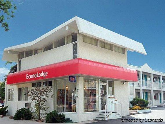 Lodge Econo Downtown