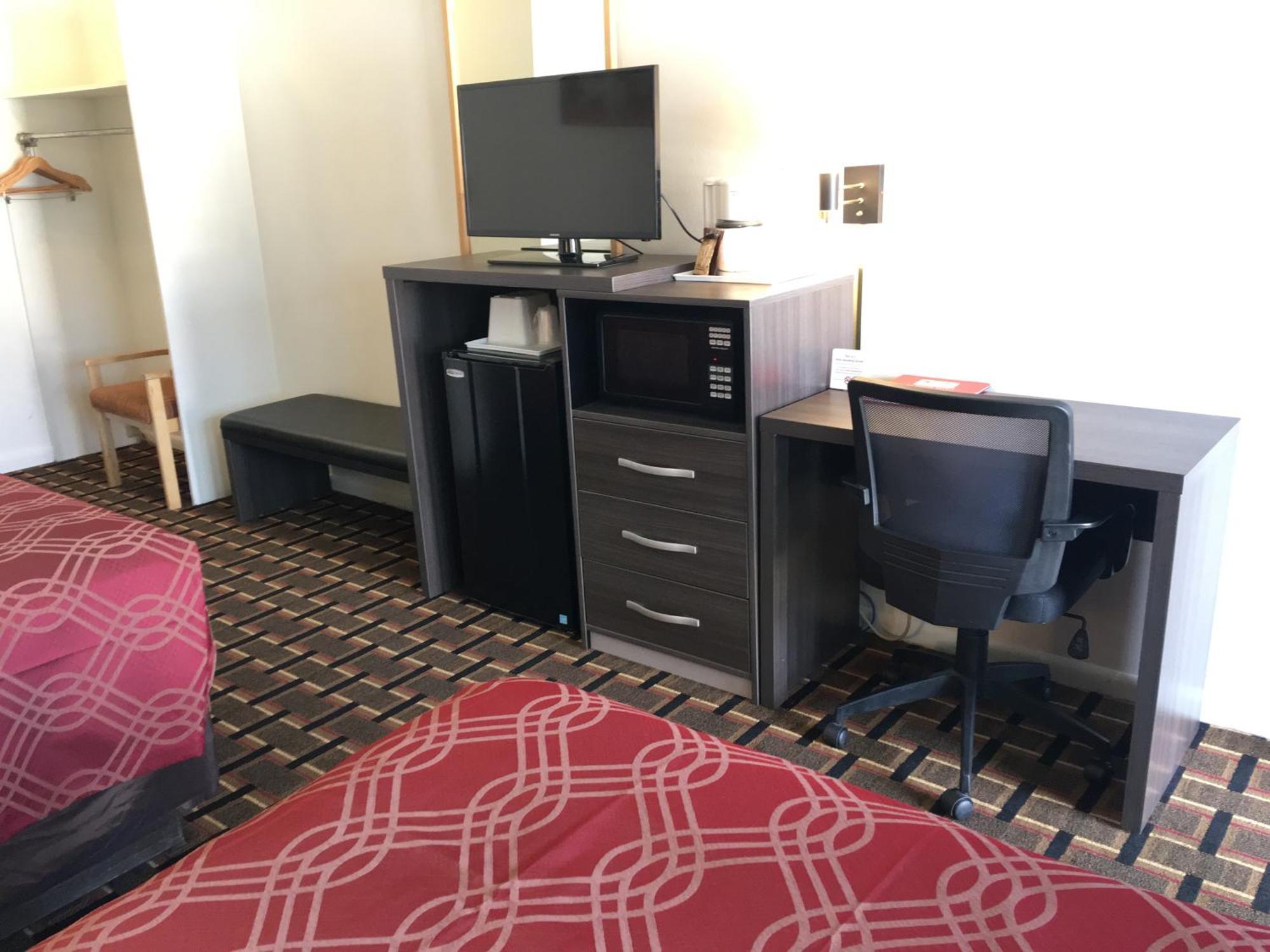 Lodge Econo Downtown